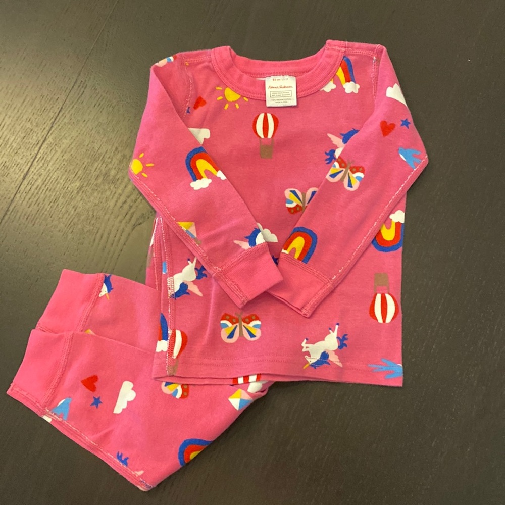 Hanna Andersson 2T long sleeve pajamas. Good used condition.